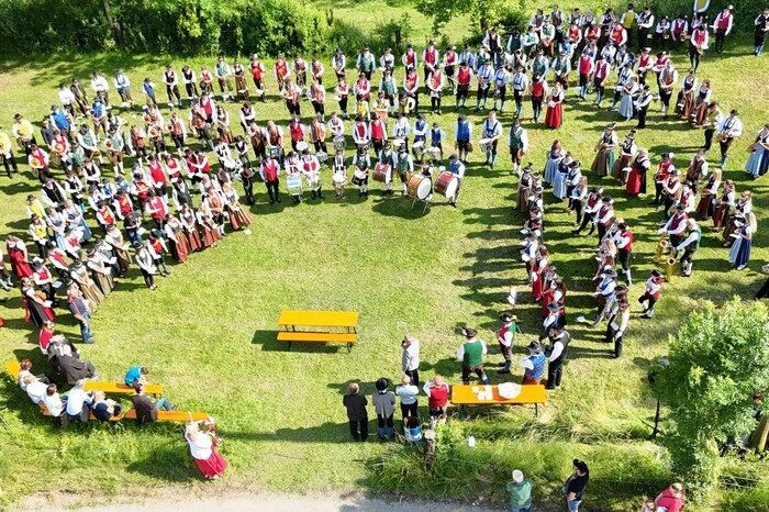 Die teilnehmenden Kapellen gaben beim gemeinsamen Eröffnungskonzert ein beeindruckendes Bild ab