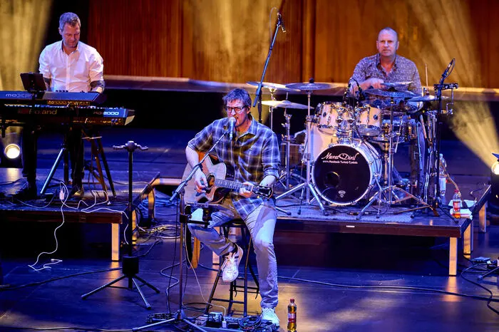 „Auf ein Wort“, die Band aus Oberbayern brachte mit STS und Austro Pop den Saal zum Beben! 