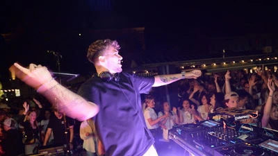 Der After-Work-Markt verwandelt den Benediktinerplatz in Klagenfurt in eine Partyzone