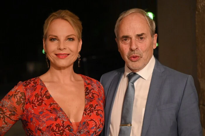Die Mezzosopranistin Elīna Garanča und der Intendant Bernhard Zlanabitnig nach der erfolgreichen Vorstellung