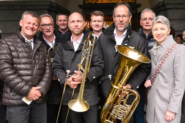 LHStv. Gaby Schaunig und Bürgermeister Christian Scheider mit dem Bläserquartett der Postmusik bei der Eröffnung