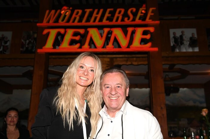 Tenne-Chef Rudi Mally mit Christin Stark