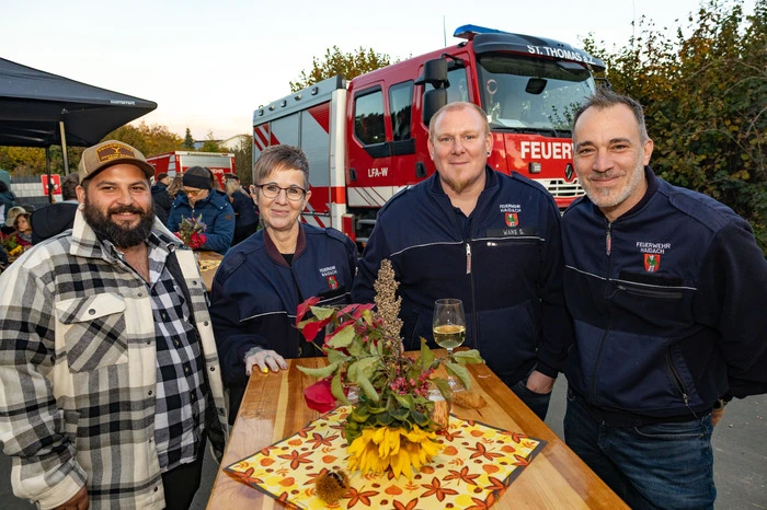 Der Reinerlös des Festes kommt wie jedes Jahr einem guten Zweck zugute: Er wird für notwendige Anschaffungen sowie zur Förderung der Jugendfeuerwehr verwendet.