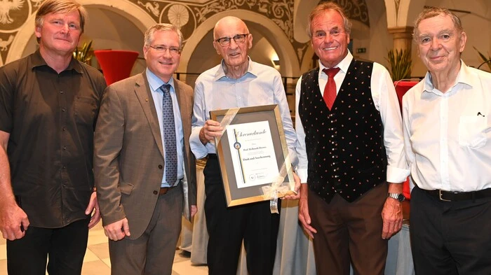 Pfarrer Christian Stromberger, Bürgermeister Martin Kulmer, Komponist Hellmuth Drewes, Karl Huber vom Kärntner BIldungswerk und Hans Mosser, der durch die Veranstaltung führte