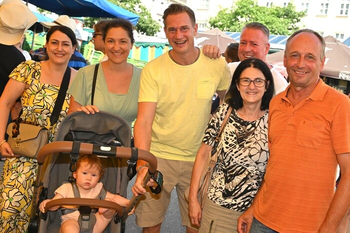 Der Benediktinermarkt zeigt sich auch  als Ziel von Familienausflügen