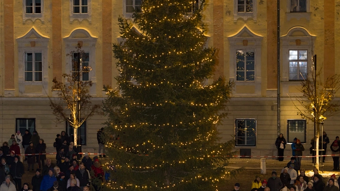 Die Konzertreihe „Stiller Advent“ lockte zahlreiche Besucher in den Landhaushof.