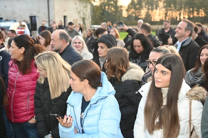 Unzählige Gäste säumten die Absperrung im Festgelände