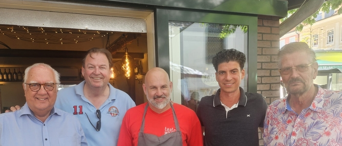 Günther Klum (rechts) war zu Gast bei Teatro-Chef Gert Höferer (Mitte) in Klagenfurt