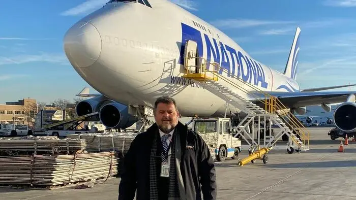 Pilot Christof Ramputh hat einen Großteil seines Lebens im Cockpit verbracht. 