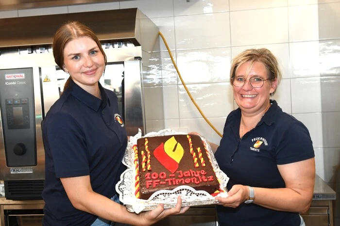 Zum Jubiläum gab es natürlich eine Festtorte