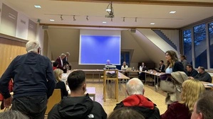 Nach einer spontanen „Volksbefragung“ im Saal endete die Gemeinderatssitzung in Keutschach abrupt