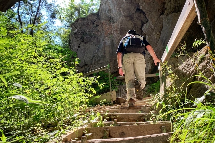 Tscheppaschlucht | Spektakuläre Brücken, der imposante 26 Meter hohe Tschaukofall und die mystische Teufelsbrücke locken auch in den Herbstferien noch in die Tscheppaschlucht im Rosental. Diese ist bis 31. Oktober täglich von 8.30 bis 17 Uhr geöffnet.