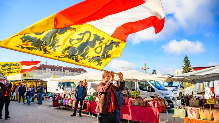Die offizielle Eröffnung des Ursulamarktes erfolgte durch Klagenfurts Bürgermeister Christian Scheider. Mitgewirkt haben die Volkstanzgruppe Lindwurm, die Stadtkapelle Klagenfurt und die Klagenfurter Fahnenschwinger.