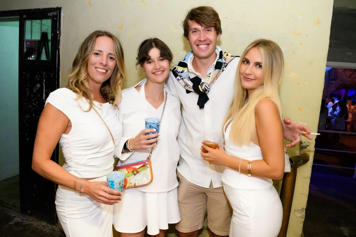 Fotograf Thomas Hude; Fete Blanche;Fabrik; Saag; 24.7.2026