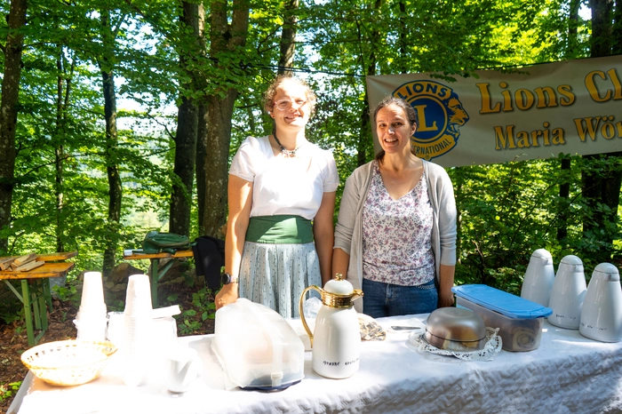 Der Lions Club Maria Wörth zeigte großes Engagement, indem er die Besucher mit köstlichen Speisen und erfrischenden Getränken versorgte