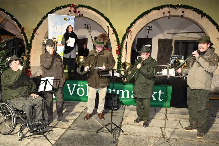 Die Jagdhornbläser Steinkogel unter der Leitung von Helmut Wigisser