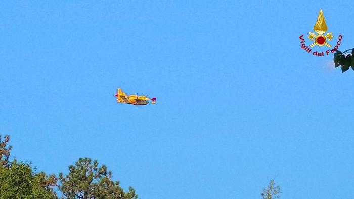 Majestätisch fliegen die Canadair-Löschflugzeuge zu ihren Einsätzen - jetzt wohl auch bald in Kärnten