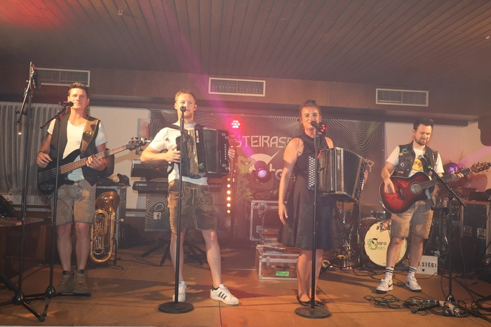 Für beste Stimmung sorgte die Band „SteiraSeitn“. 