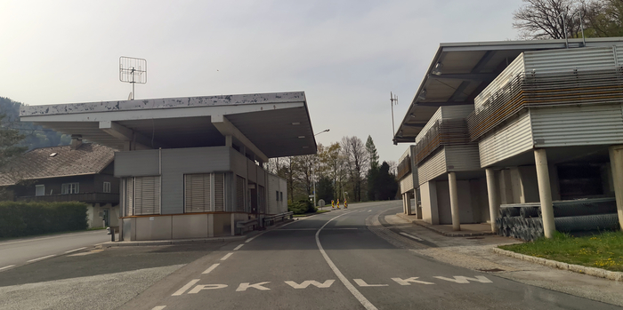 Von der alten Grenzstation in Lavamünd sind es drei Kilometer bis zur ersten Tankstelle in Dravograd