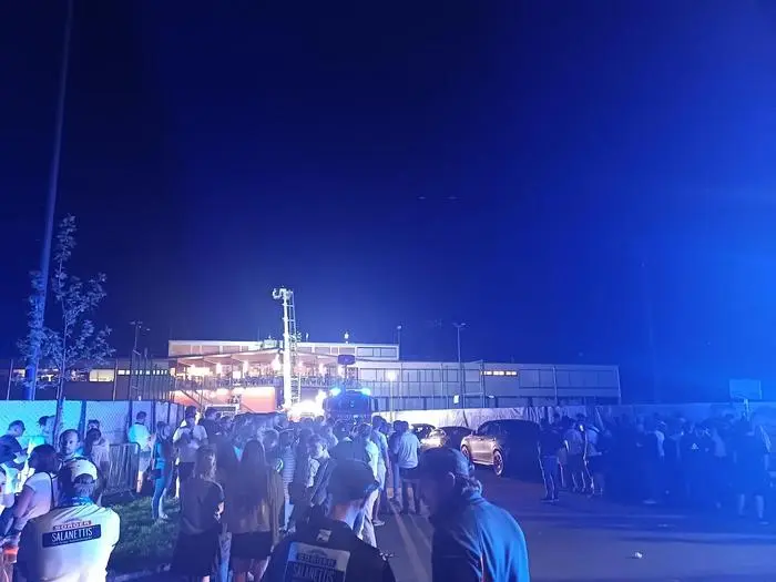 Rund 500 Fans mussten evakuiert werden