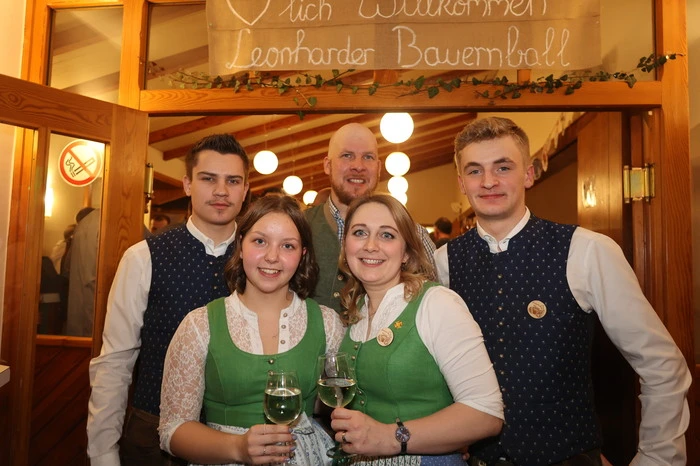 die Organisatoren: von links: Maximilian Joham, LJ- Kassier, Johanna Fellner, LJ-Bad St. Leonhard Mädlleiterin, Johannes und Cornelia Karner, Bauernschaft Bad St. Leonhard, Stefan Pichler, LJ-Obmann Bad St. Leonhard