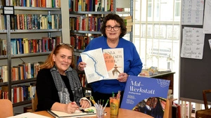 Am Bild sieht man zwei Frauen | Gabriele Furian mit Melitta Moser (von links)