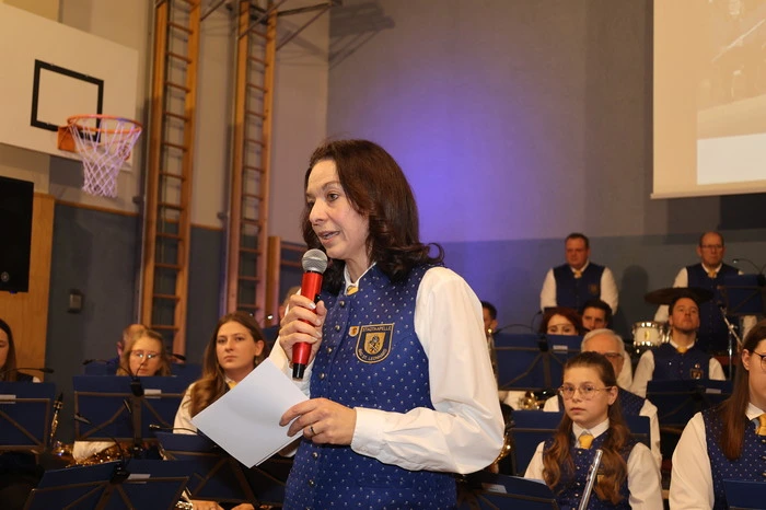 Daniela Sattler mit verbindenden Worten