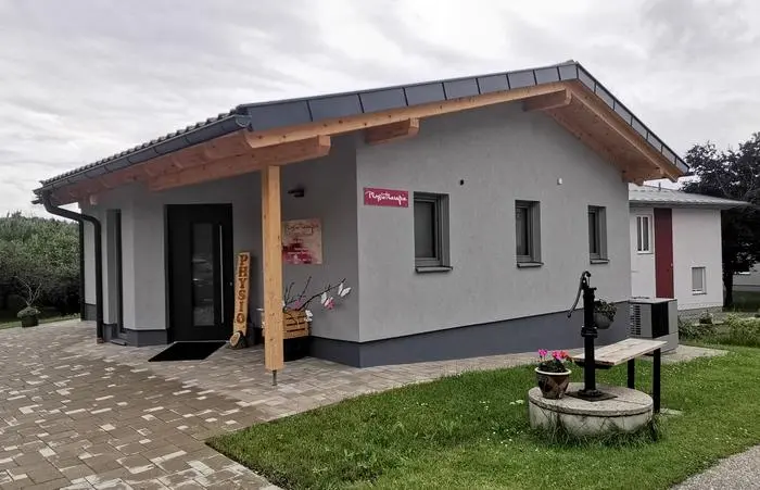 Die Praxis von Uschi Halbreiner am Kirchhügel in St. Johann