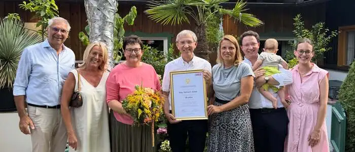 Rudolf Bredschneider und Ehefrau Sieglinde, Sabina und Hermann Klokar, WK Bezirksstellenleiterin Manuela Schnitzler, Martin du Ines Klokar mit Sohn