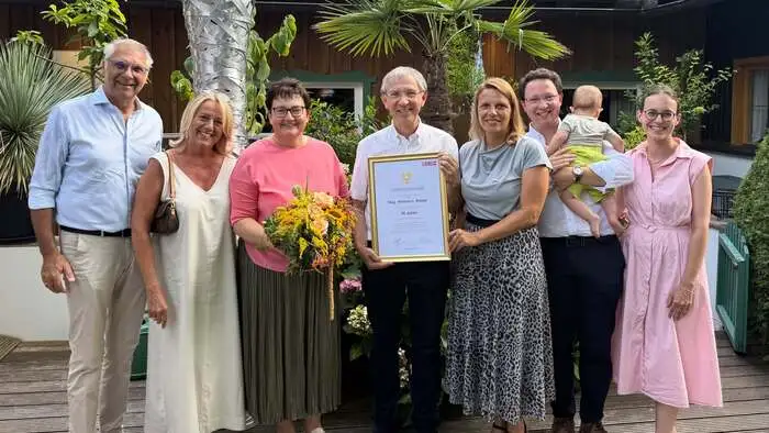 Rudolf Bredschneider und Ehefrau Sieglinde, Sabina und Hermann Klokar, WK Bezirksstellenleiterin Manuela Schnitzler, Martin du Ines Klokar mit Sohn