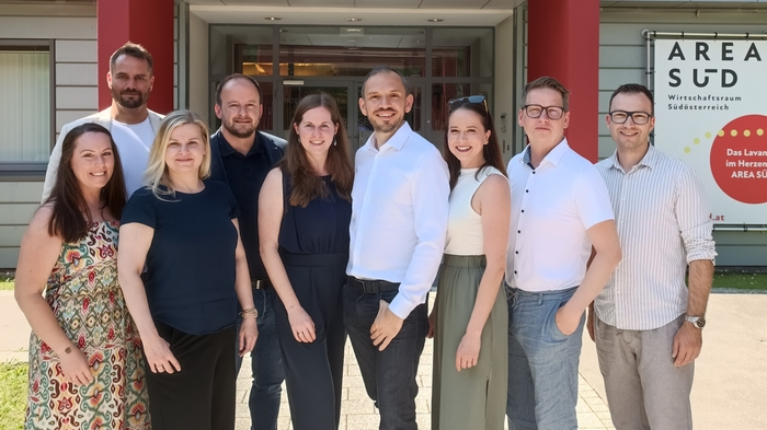 Jennifer Weinberger, Andreas Oswald, Jenny Perchtold, Franz Zarfl, Birgit Goriupp, Johannes Reimansteiner, Elisabeth Hirtler, Marco Dinauer, Gabriel Scharf (von links)