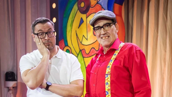 Der Feldkirchner Faschingsclub mit der Nummer "Scherzinger im AMS Warteraum": Peter Michael Kowal mit Walter Vaschauner