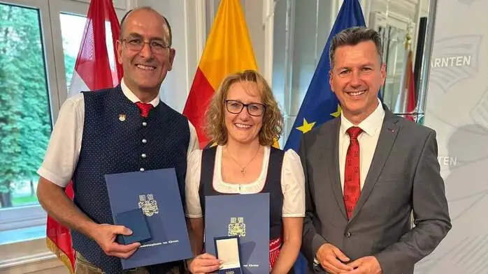 Günther und Astrid Stippich mit Landeshauptmann Daniel Fellner