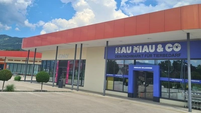 Auch beim Fachmarktzentrum in der Klagenfurter Straße in Wolfsberg wurde aus dem 2021 eröffneten „Futterhaus“ nun „Wau Miau & Co“