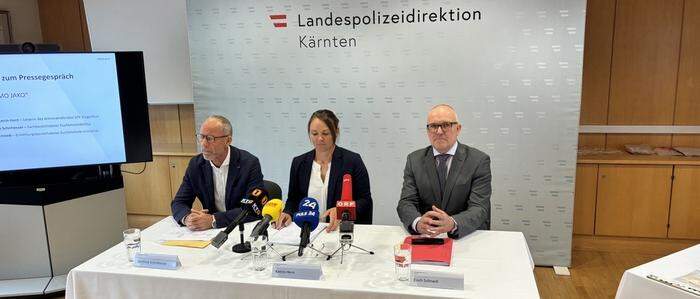 Gottlieb Schrittesser und Katrin Horn, beide vom Stadtpolizeipolizeikommando Klagenfurt, sowie Erich Schnedl vom Landeskriminalamt Steiermark informierten über den Ermittlungserfolg
