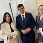 Martin Gruber mit Marie-Christin Mossegger (Schülerunion-Landesobfrau) und Verena Malle (Schülerunion-Landesgeschäftsführerin)