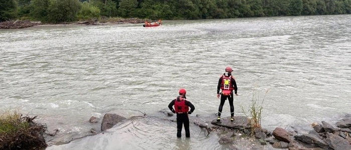 Einsatz auf der Drau in Oberkärnten, alle acht Personen wurden gerettet