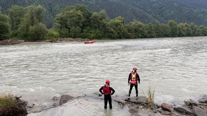 Einsatz auf der Drau in Oberkärnten, alle acht Personen wurden gerettet