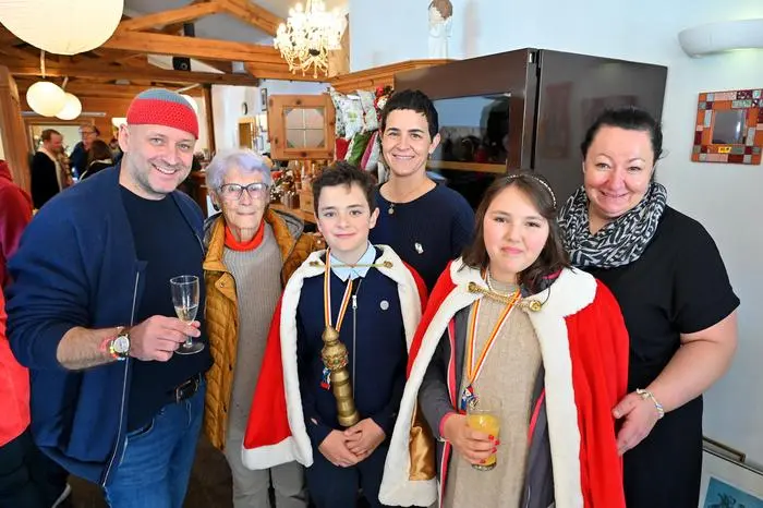 Das Kinderprinzenpaar aus Kötschach-Mauthen mit Verwandsschaft