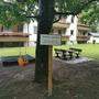 Kürzlich wurde das Schild montiert: „Buwog Spielplatz: Benutzung nur für Mieter der Wohnanlage“
