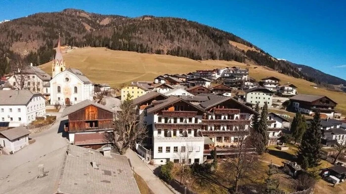 Mehrere Gebäude aus der Vogelperspektive