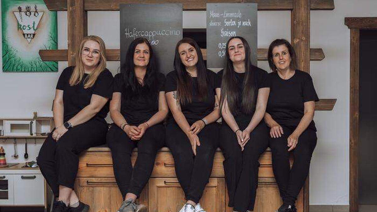 Das Kostbar-Team: Lena Granig, Sabrina Zeiner, Chefin Irina Kanzian, Marie und Susanne Kranabether