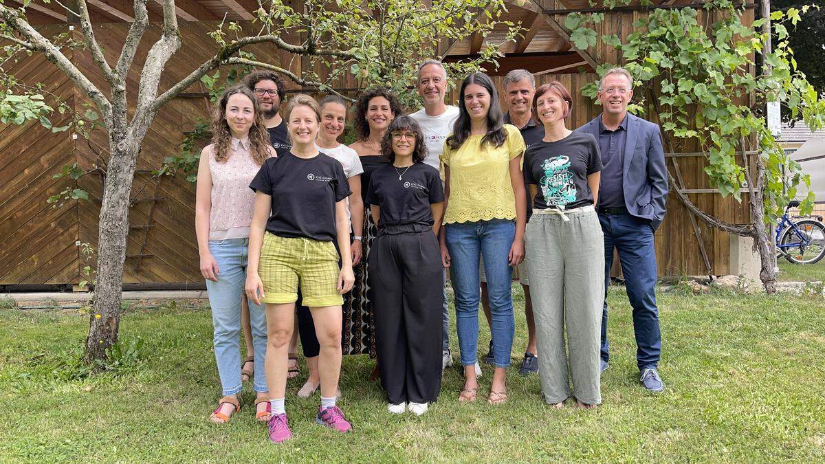 Die Projektpartner beim Cross-Boarding Workshop: Marika Dorigo, Riccardo Dare, Martina Doppio, Katrin Plautz, Claudia Giotti, Alessia Fiorentino, Markus Brandstätter, Valentina Romanin, Thomas Michor und Alexander Kaiser