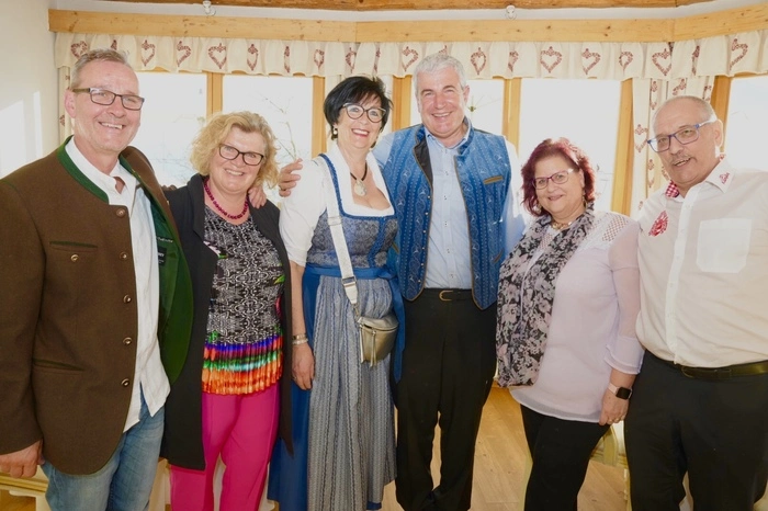 Gerhard und Gabi Brandstätter, Birgit Pacher, Manfred Pirker und Angelika und Ewald Brandner amüsierten sich köstlich