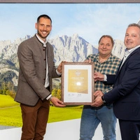 Jubeln über den Bezirkssieg: Matthias Pöschl, Michael Karl und Thomas Krobath