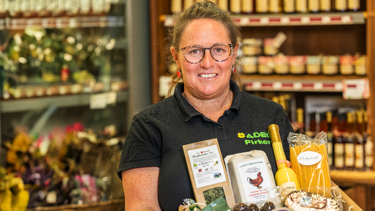 Seit insgesamt 29 Jahren ist Karin Pirker-Brunner in ihrem Adeg Markt in Berg im Drautal tätig