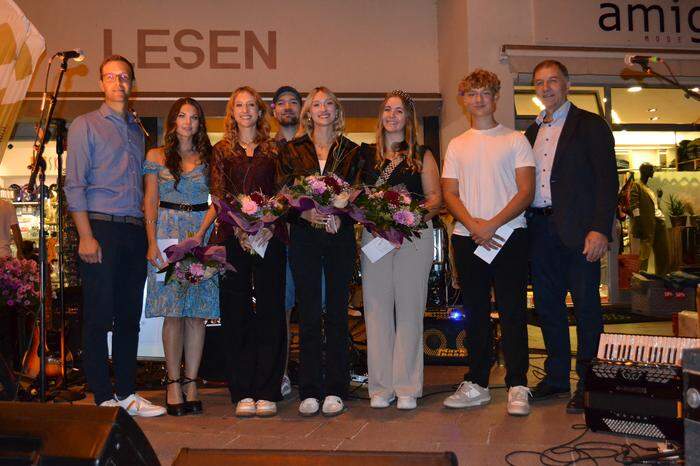 Michael Riepler, Sarah Köll, Hannah Brugger, Raphael Pichler, Lisa Brugger, Nathalie Holzer, Josef Mair und Raimund Steiner