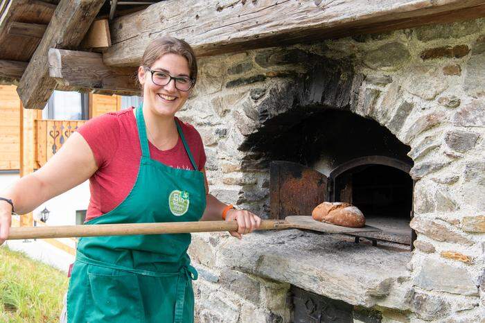 Das Brot backen hat Stabentheiner von ihrer Mutter gelernt