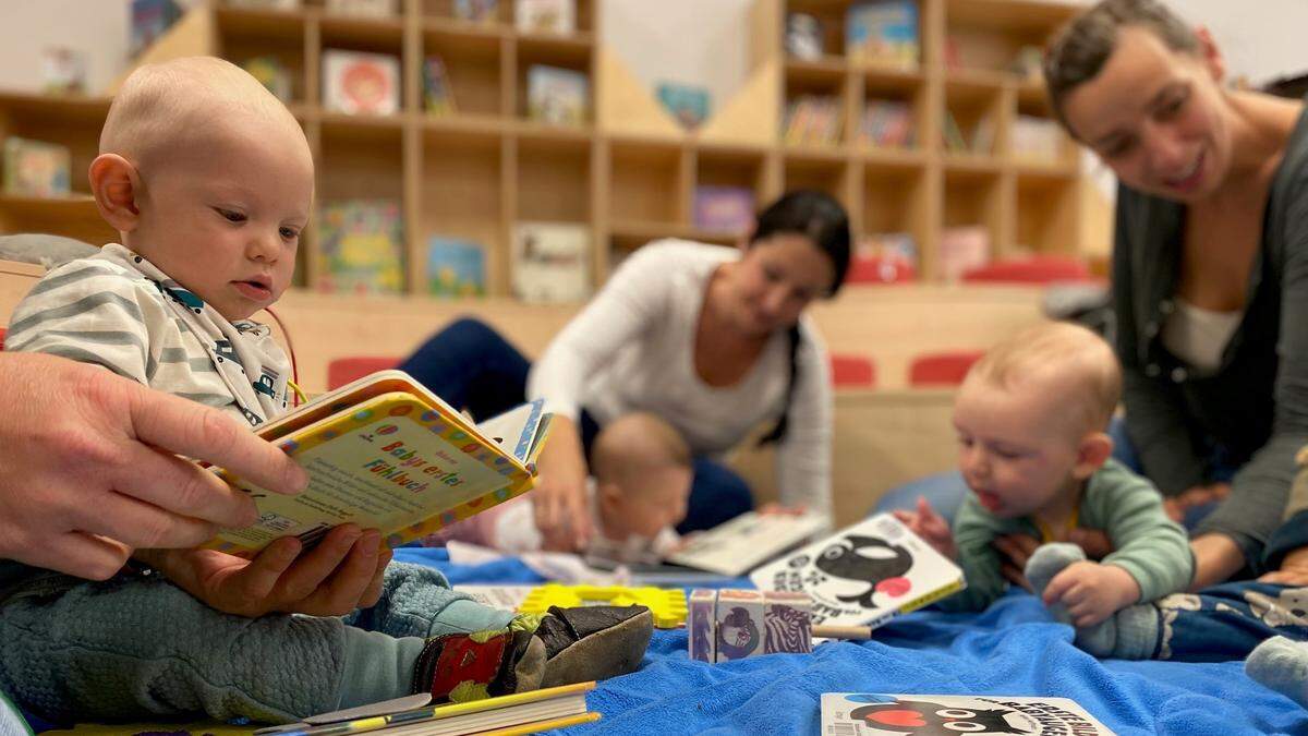 Bereits die allerkleinsten Leser kommen mit ihren ersten Büchern in Berührung