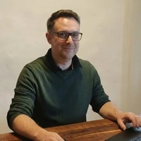 Emanuel Schöpf bei der Arbeit in seinem neuen Büro